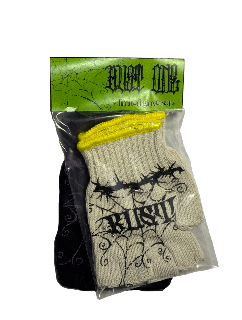 spiked gloves *limited 2pk*